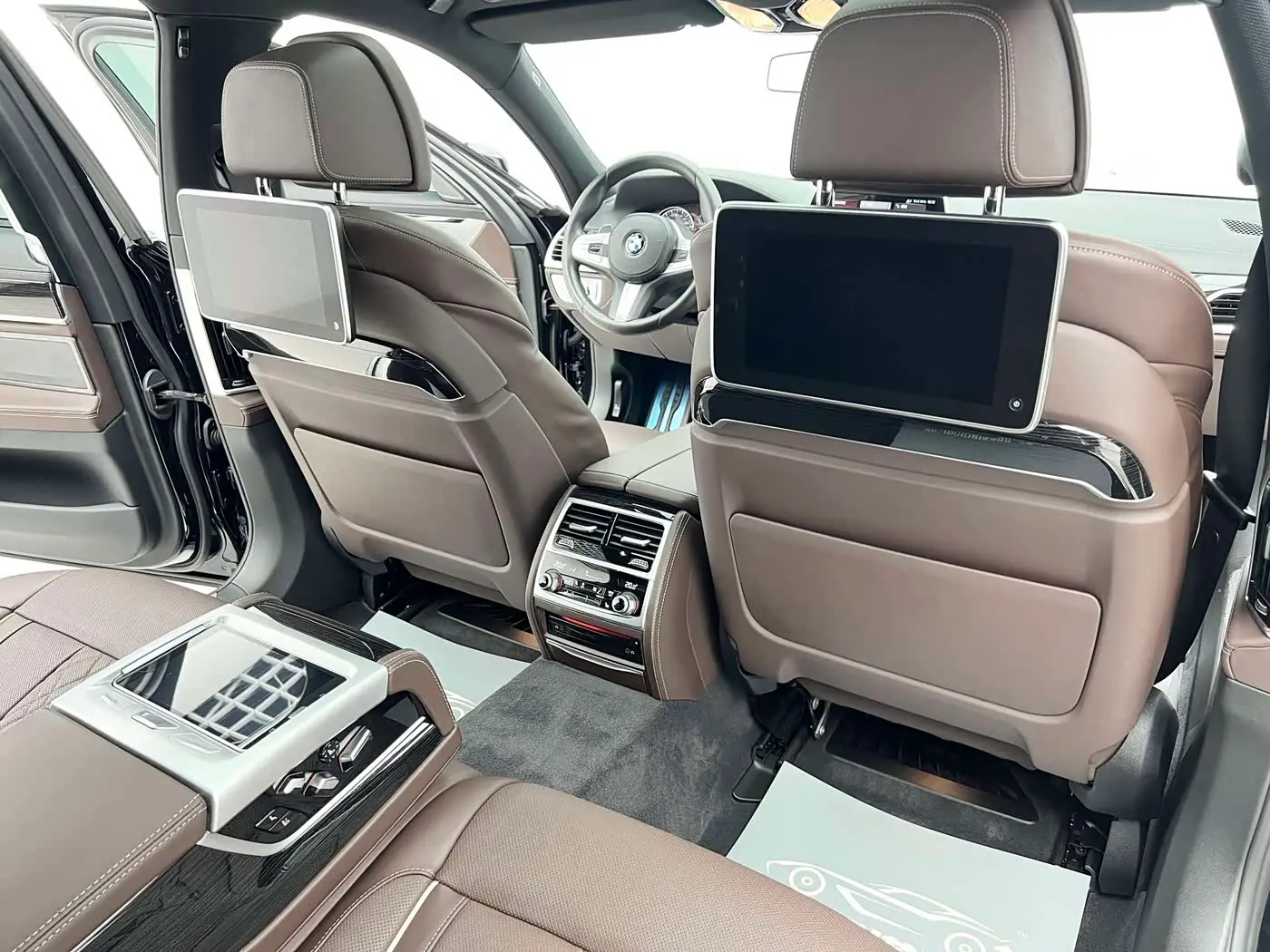 BMW 7 Series 2019 — Photo 12/13