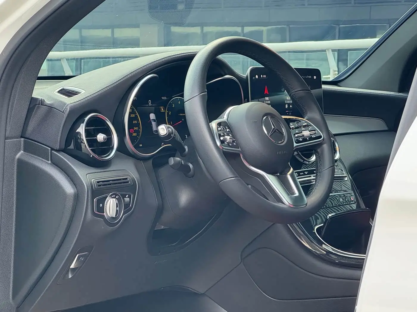 Mercedes-Benz GLC Coupe 2023 — Photo 12/20