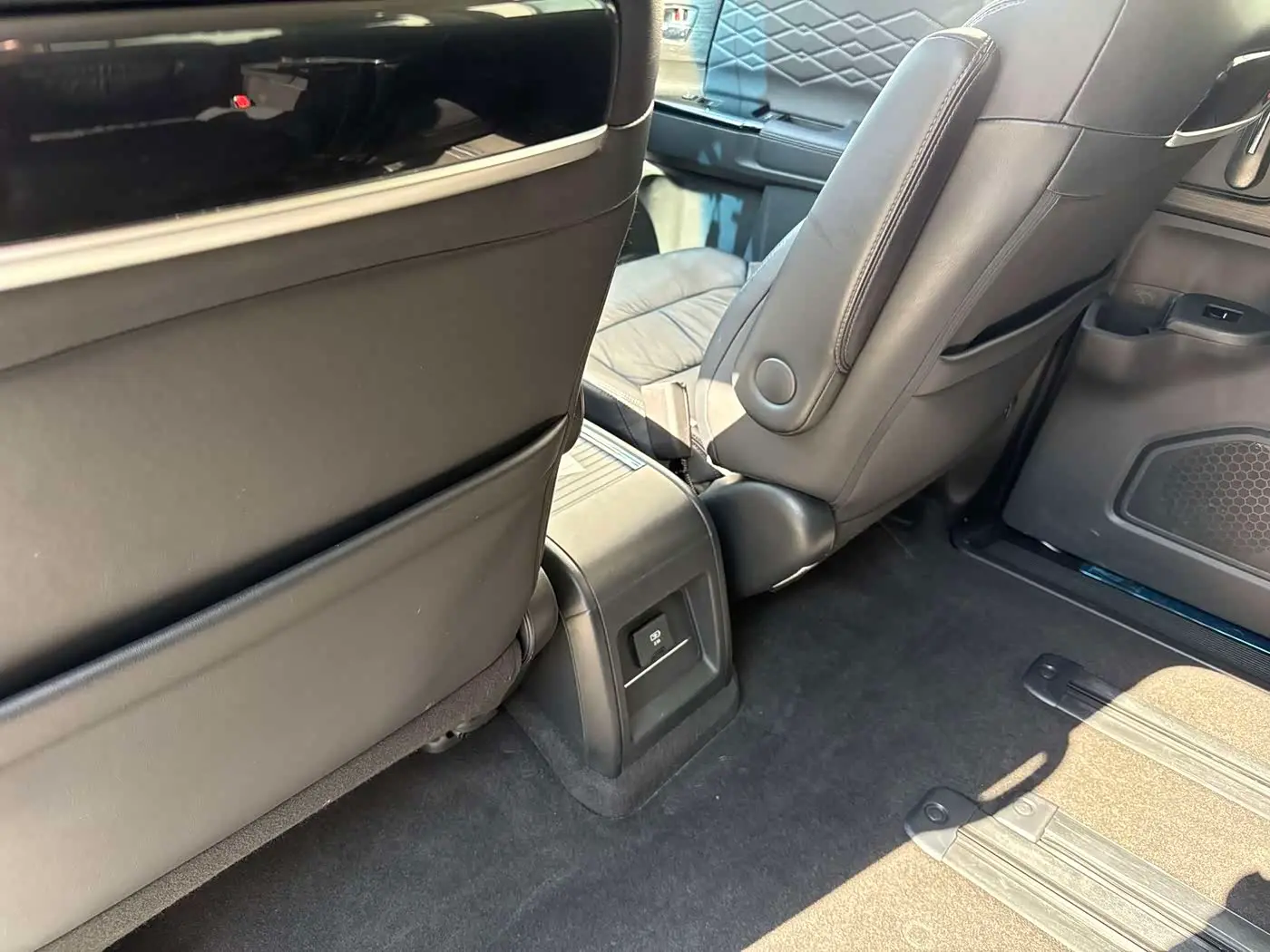 Honda Elysion 2023 — Photo 8/9