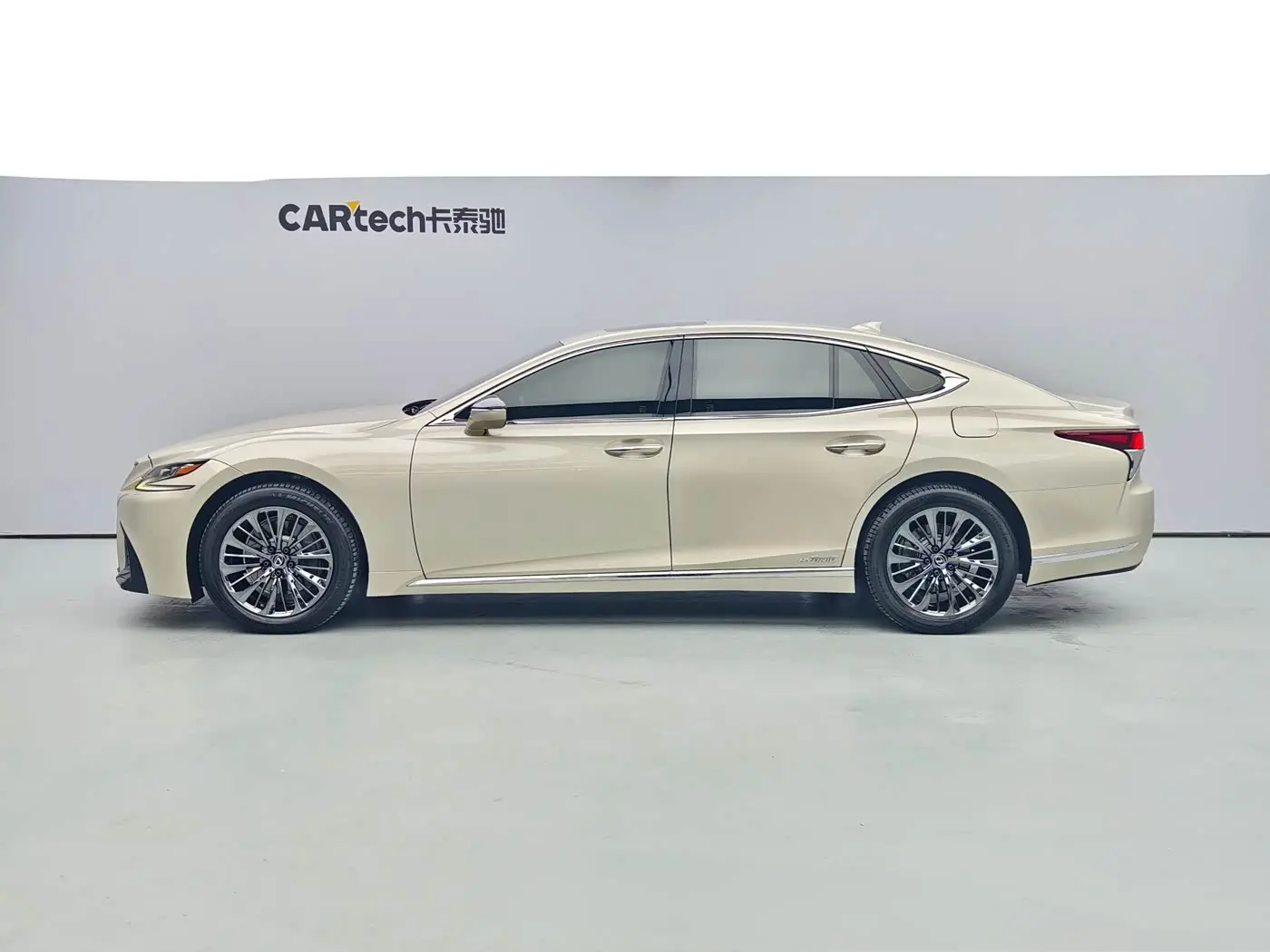 Lexus LS 2018 — Photo 3/11