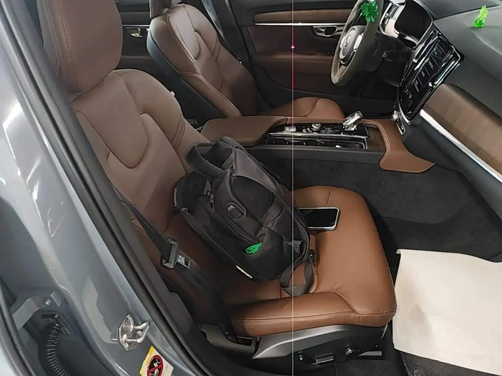 Volvo V90 2021 — Photo 20/20