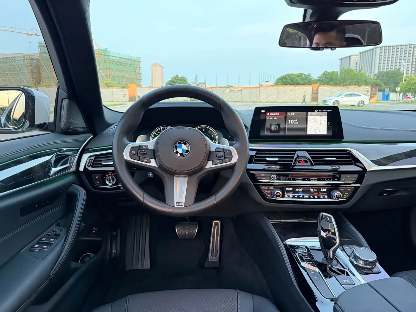 BMW 5 Series 2018 — Photo 8/20