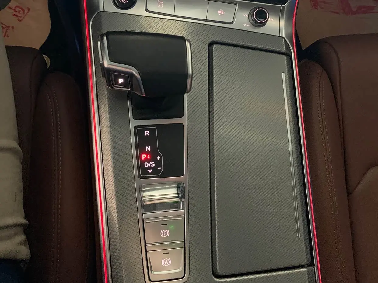 Audi A6L 2023 — Photo 18/20
