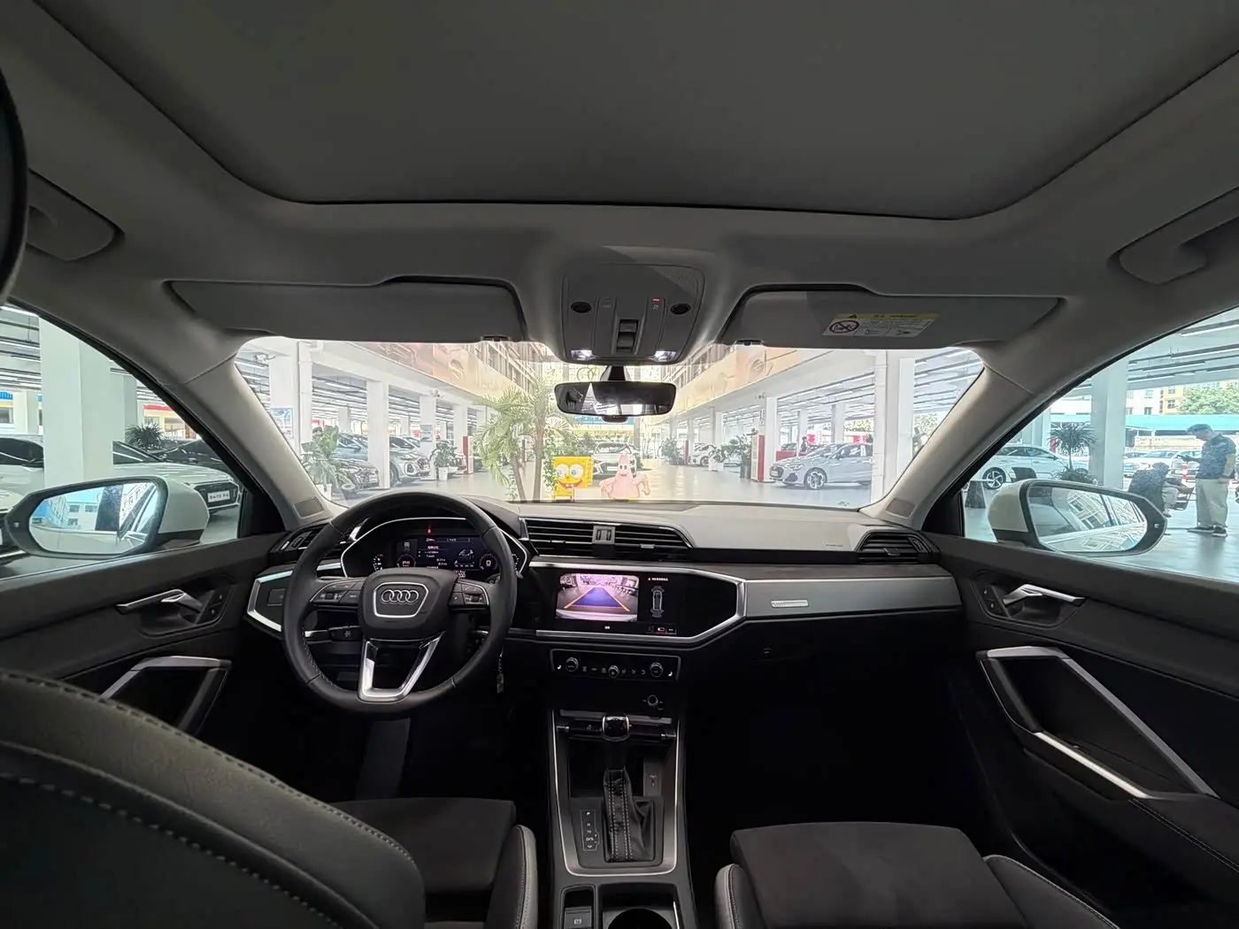 Audi Q3 2023 — Şəkil 10/18