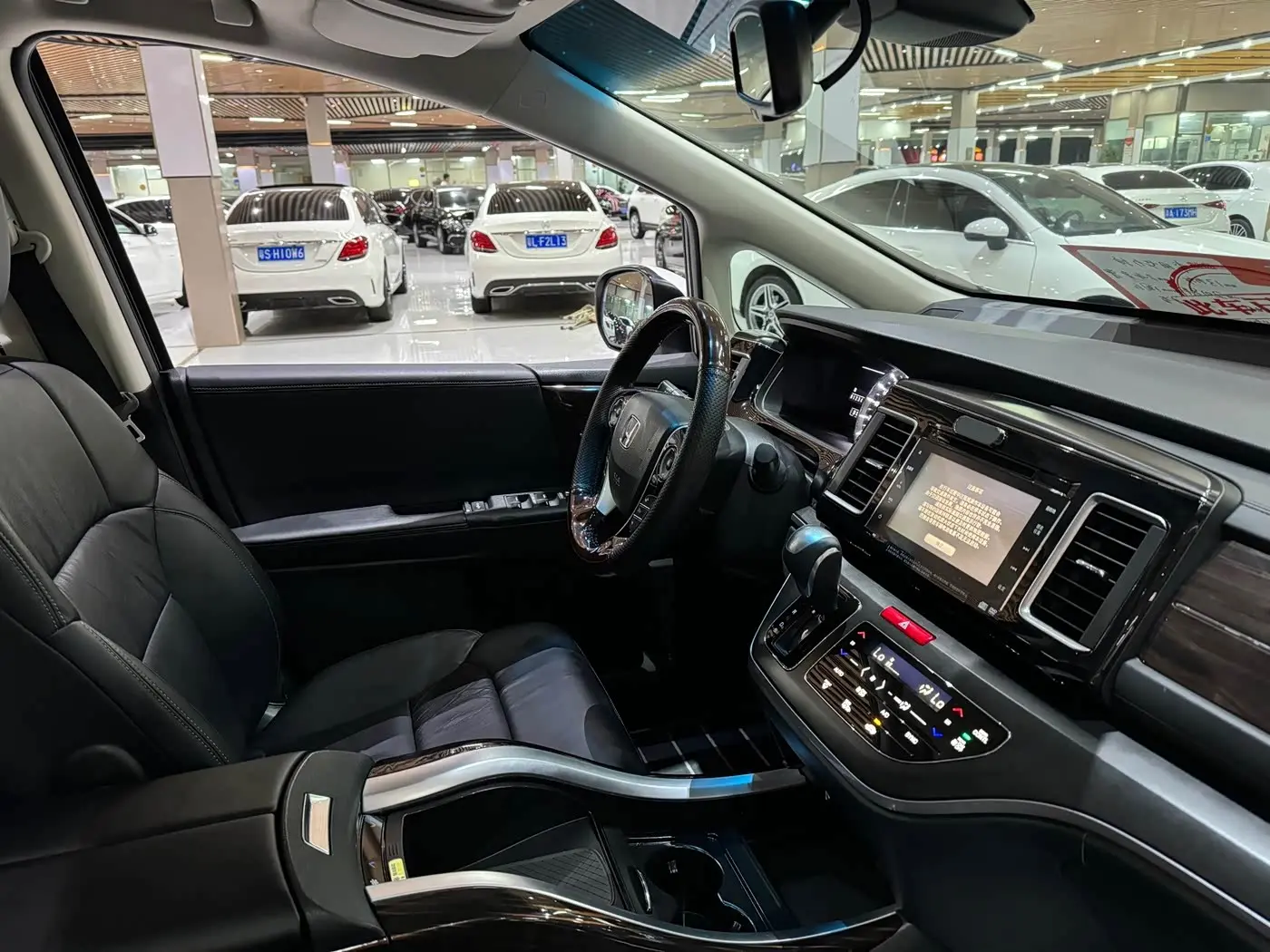 Honda Elysion 2018 — Photo 13/16