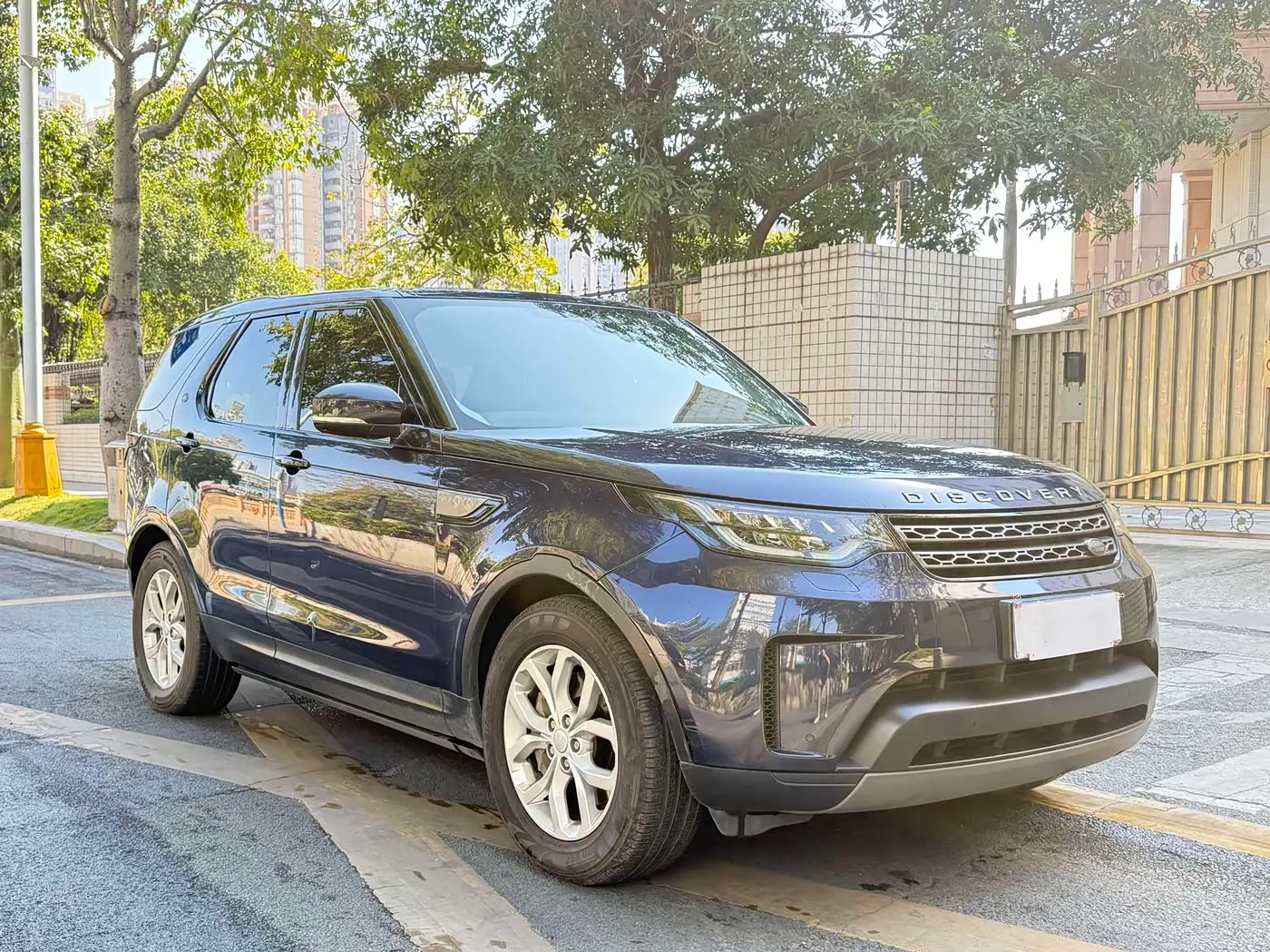 Land Rover Discovery 2018 — Şəkil 3/9
