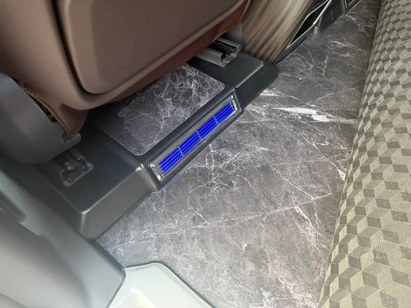 Toyota Granvia 2024 — Şəkil 9/18