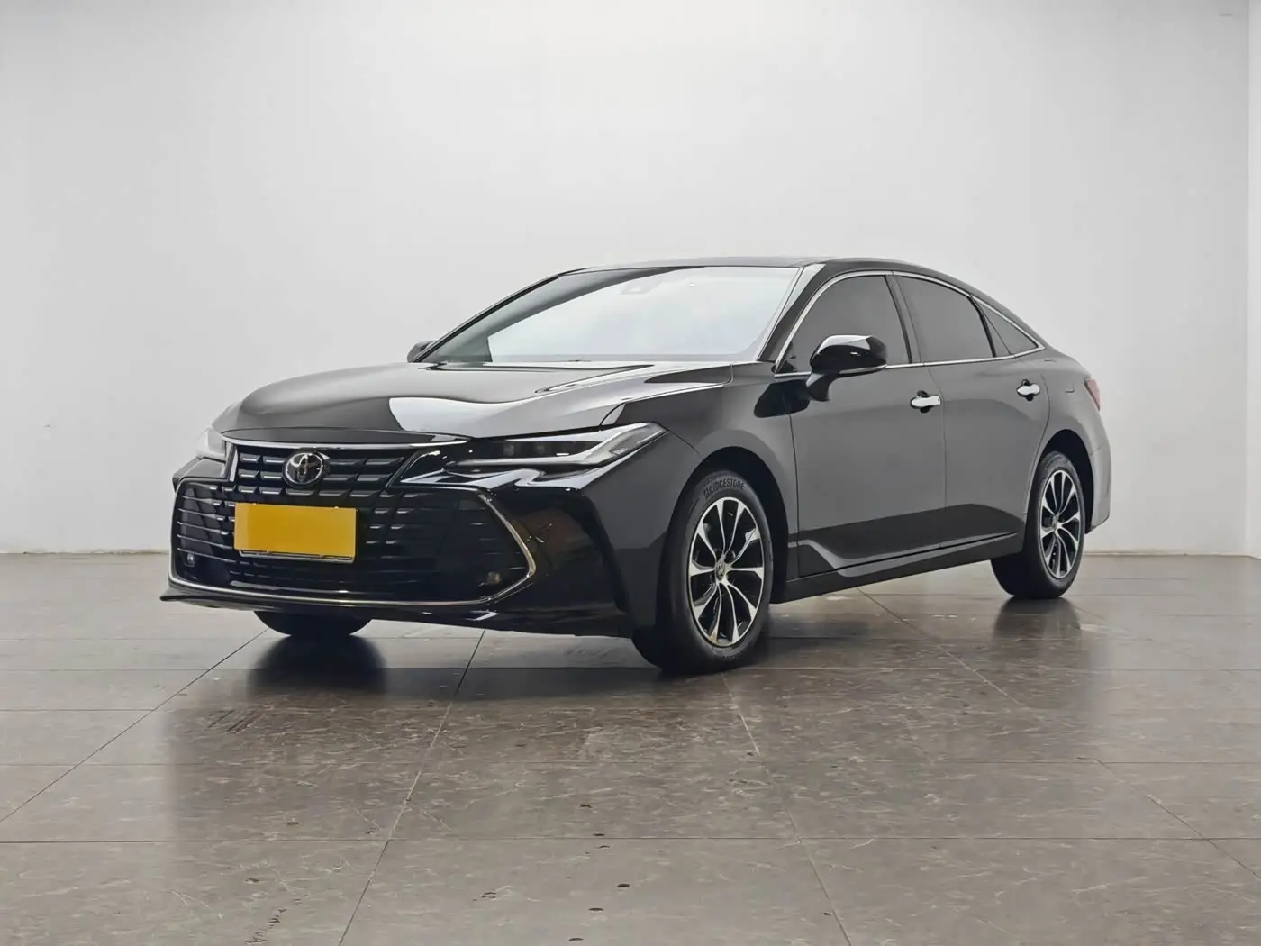 Toyota Avalon 2022 — Фото 1/20