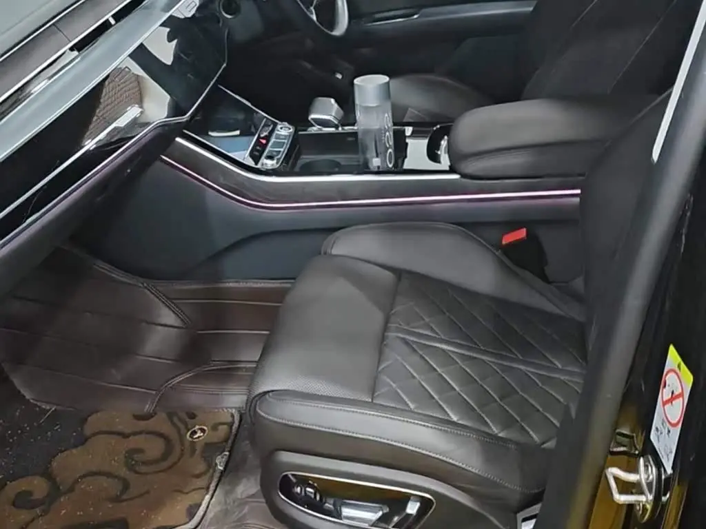 Audi A8 2022 — Photo 7/9