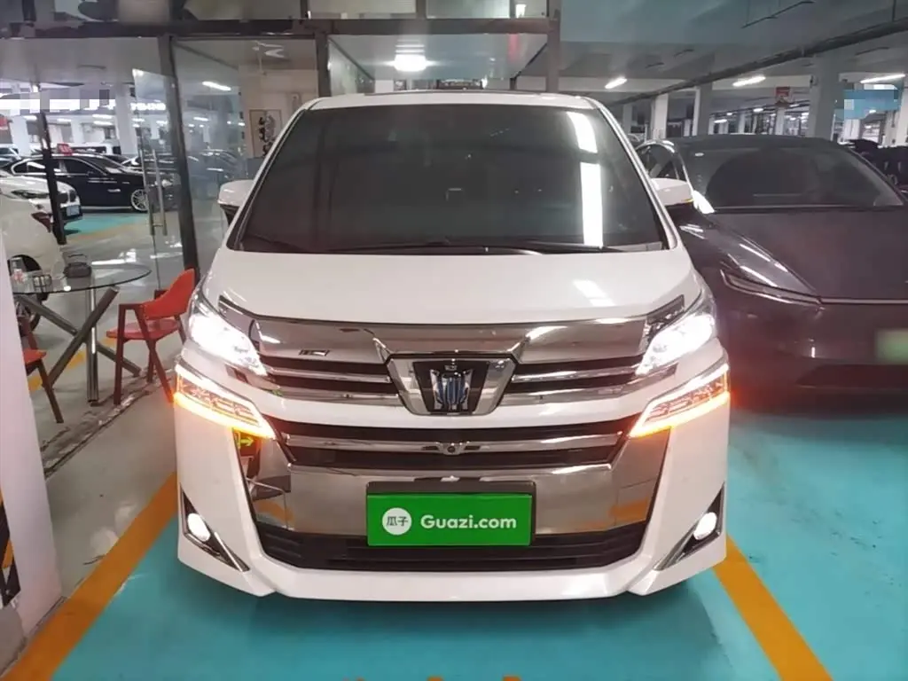 Toyota Vellfire 2022 — Photo 3/20