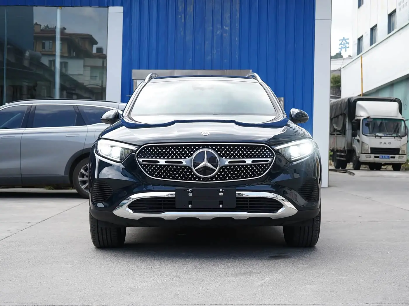 Mercedes-Benz GLC 2024 — Photo 2/20