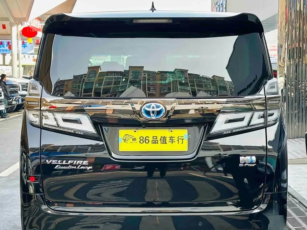 Toyota Vellfire 2021 — Фото 4/18