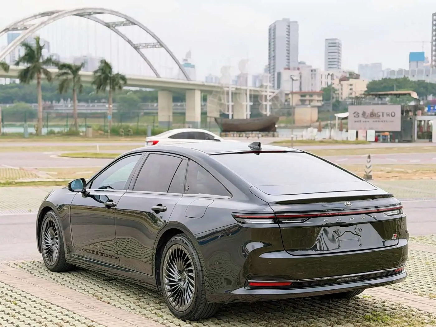 Toyota Crown 2024 — ფოტო 6/18