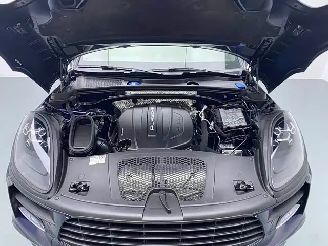 Porsche Macan 2021 — Photo 9/19