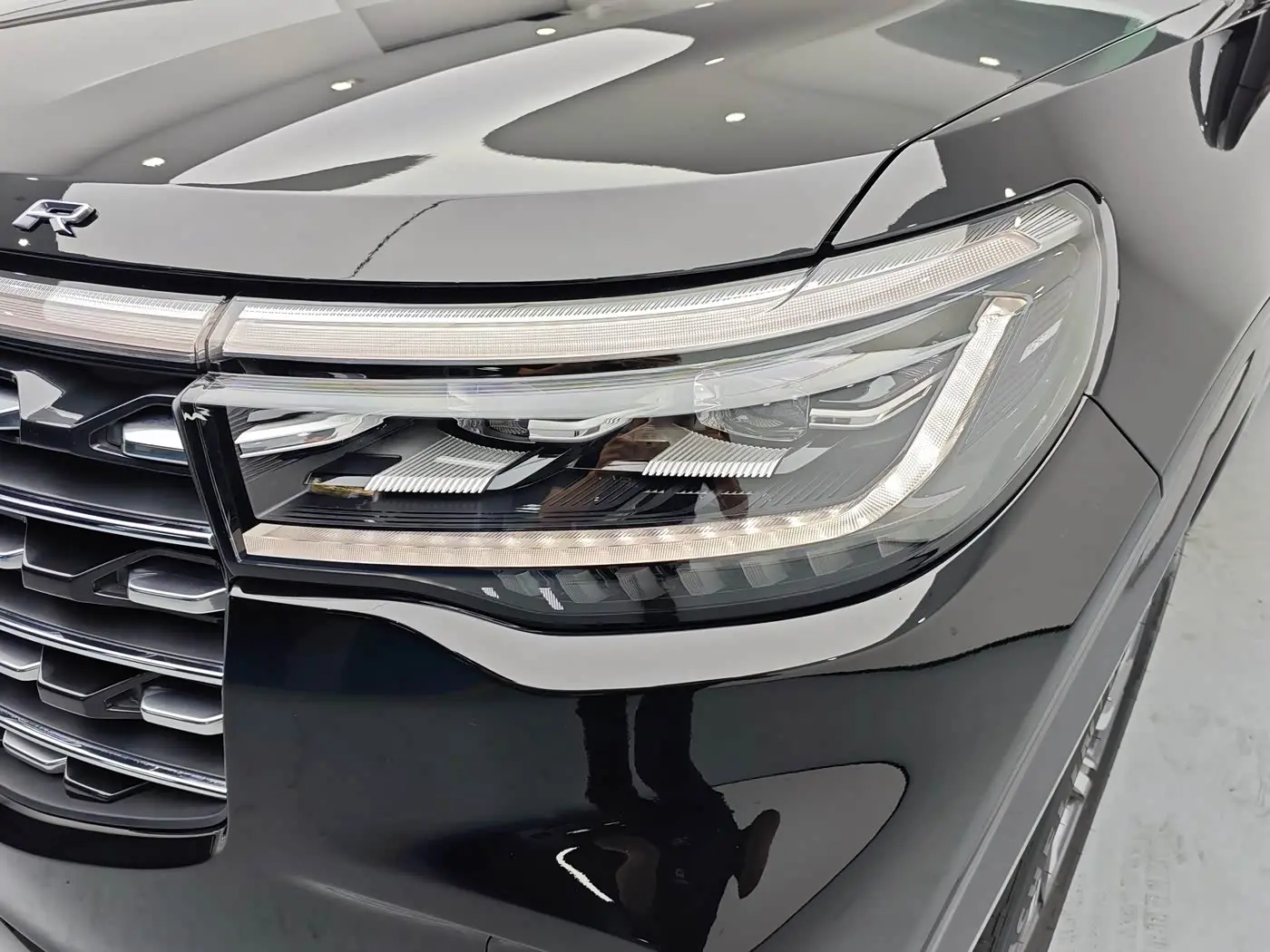 Ford Explorer 2024 — Фото 17/20