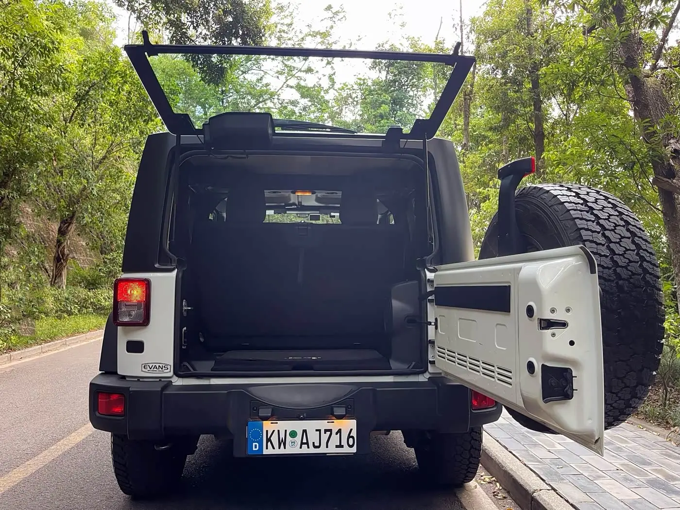 Jeep Wrangler 2011 — Şəkil 14/20