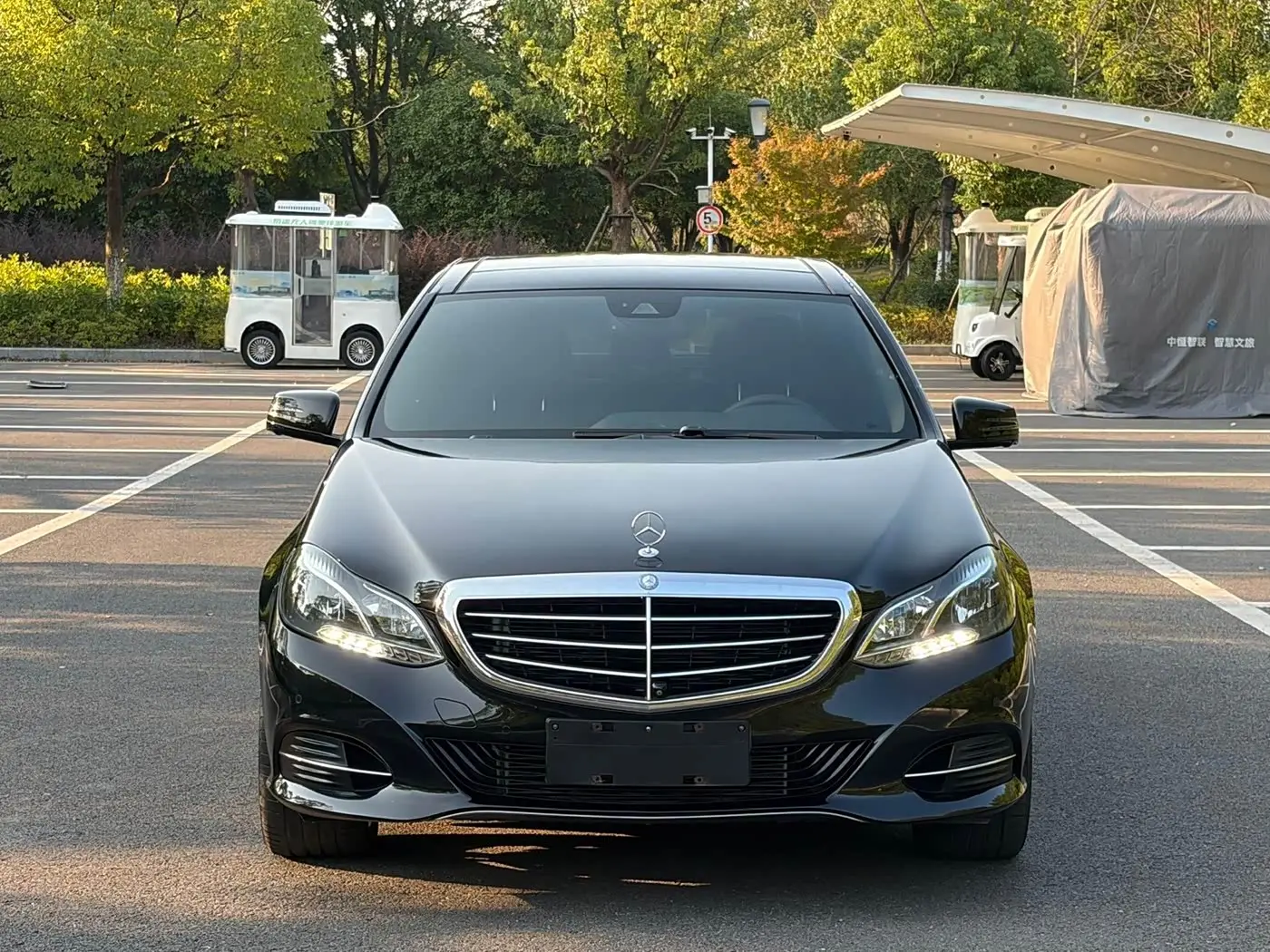 Mercedes-Benz E-Class 2015 — Фото 2/18