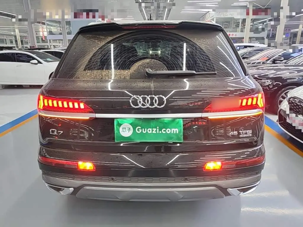 Audi Q7 2024 — Photo 5/19