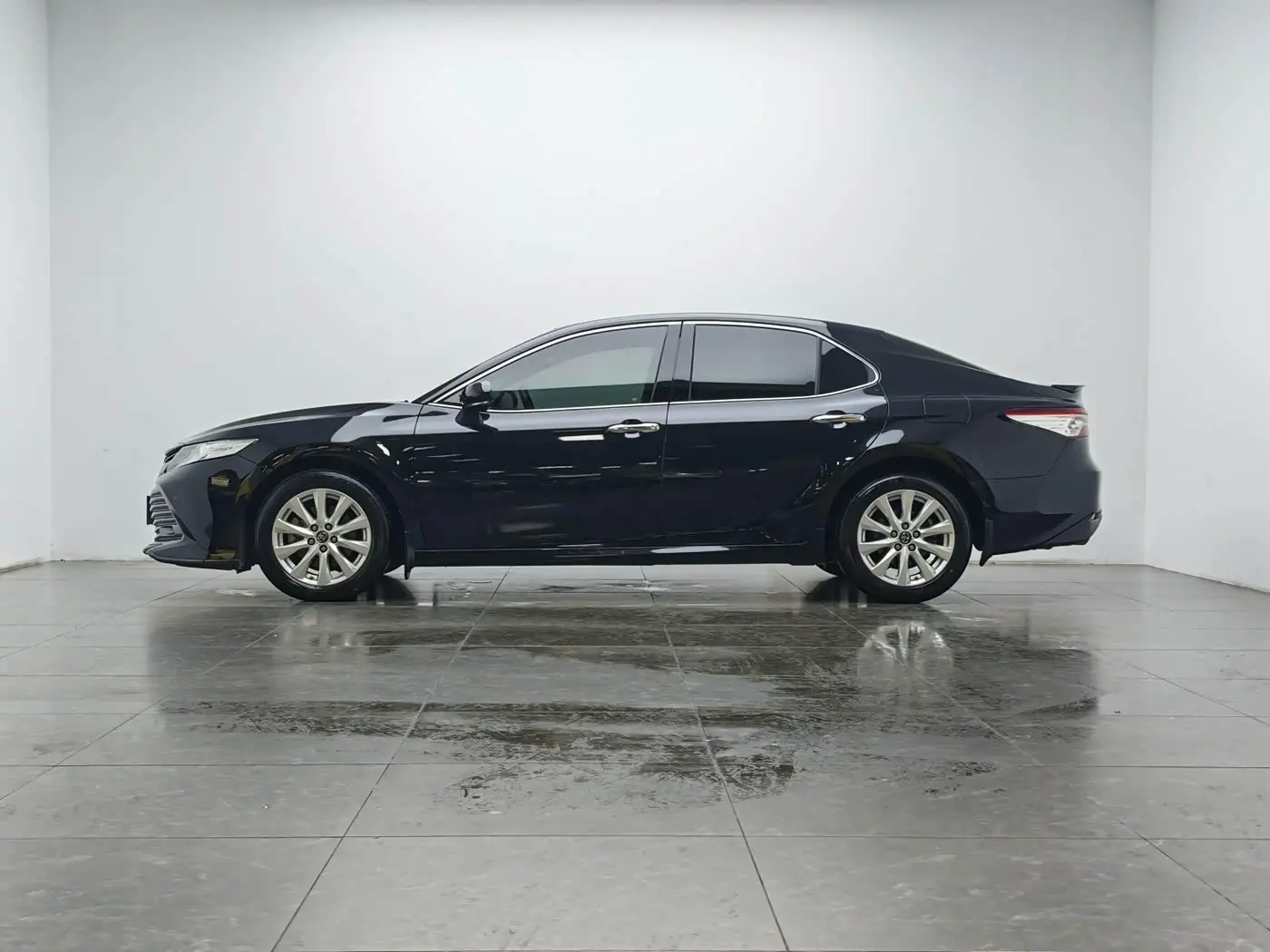 Toyota Camry 2018 — Фото 10/20