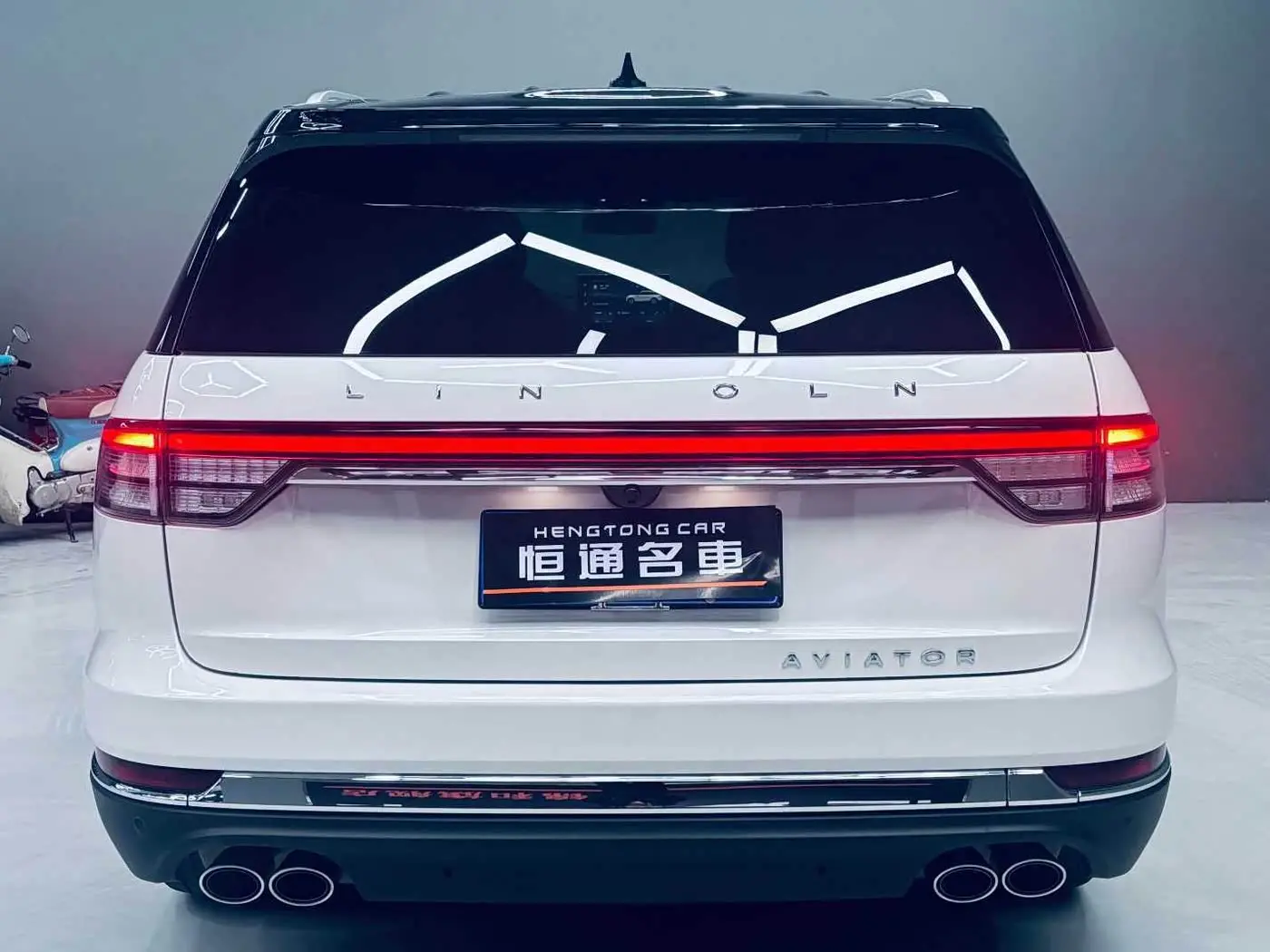 Lincoln Aviator 2022 — Photo 4/18