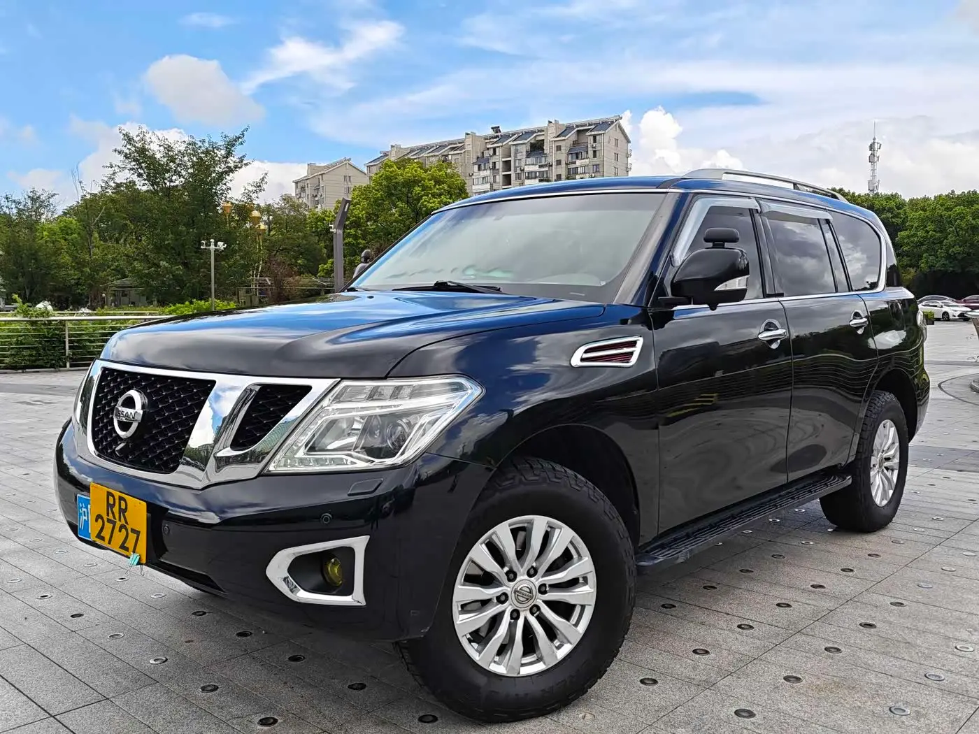 Nissan Patrol 2017 — Фото 1/19