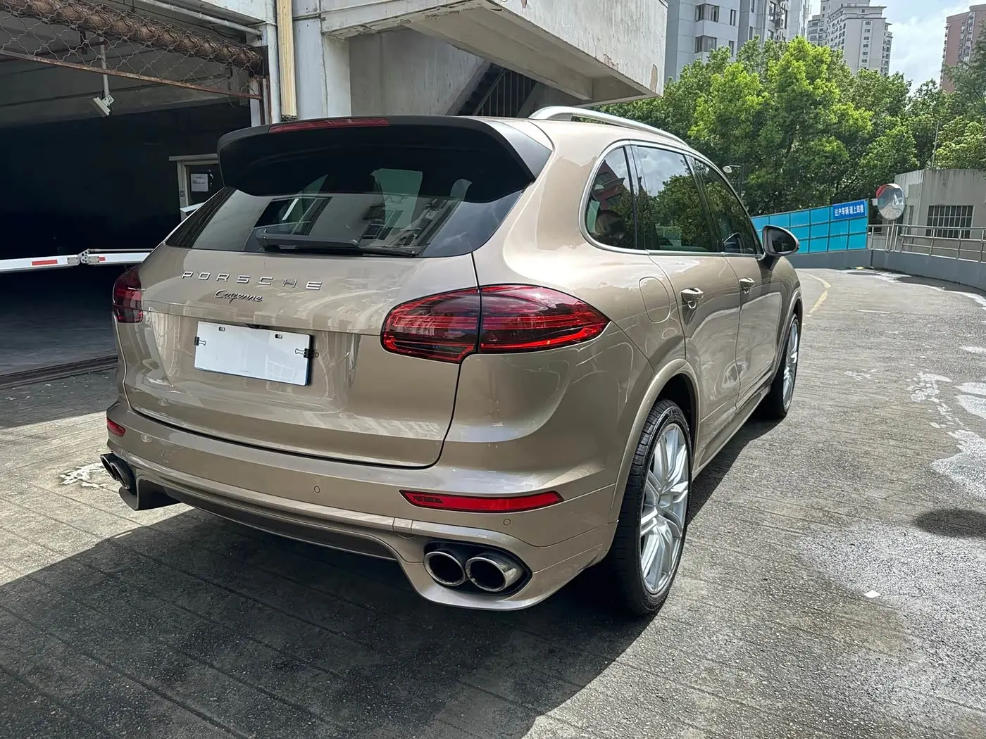 Porsche Cayenne 2017 — Photo 16/16