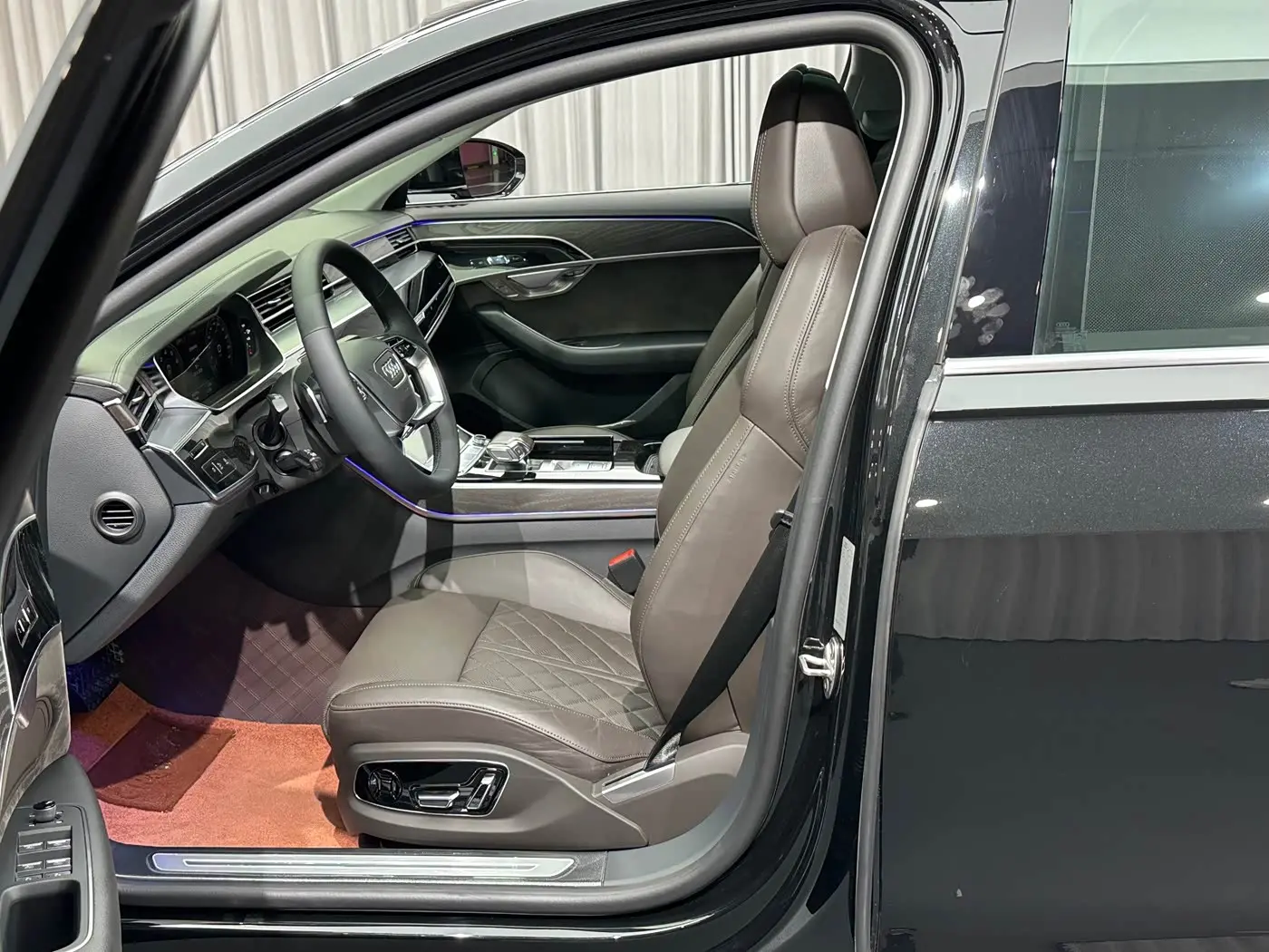 Audi A8 2022 — Photo 10/20