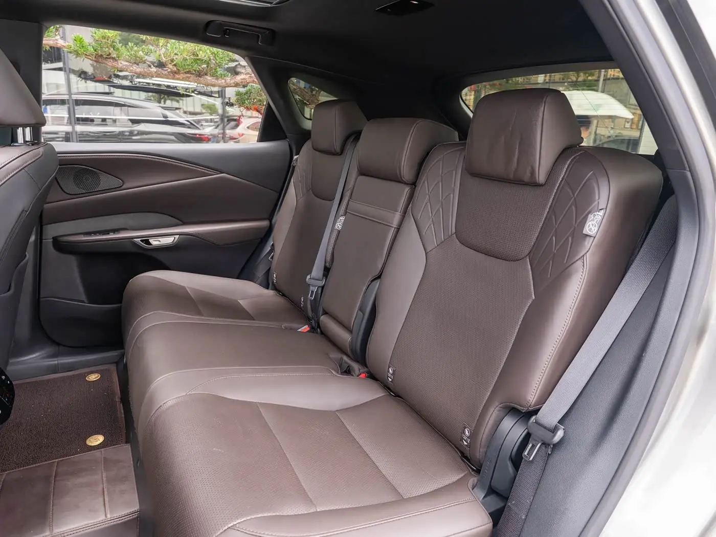 Lexus RX 2025 — Photo 12/20