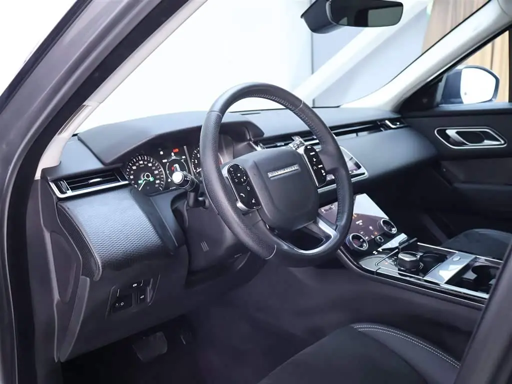 Land Rover Range Rover Velar 2019 — Photo 11/20