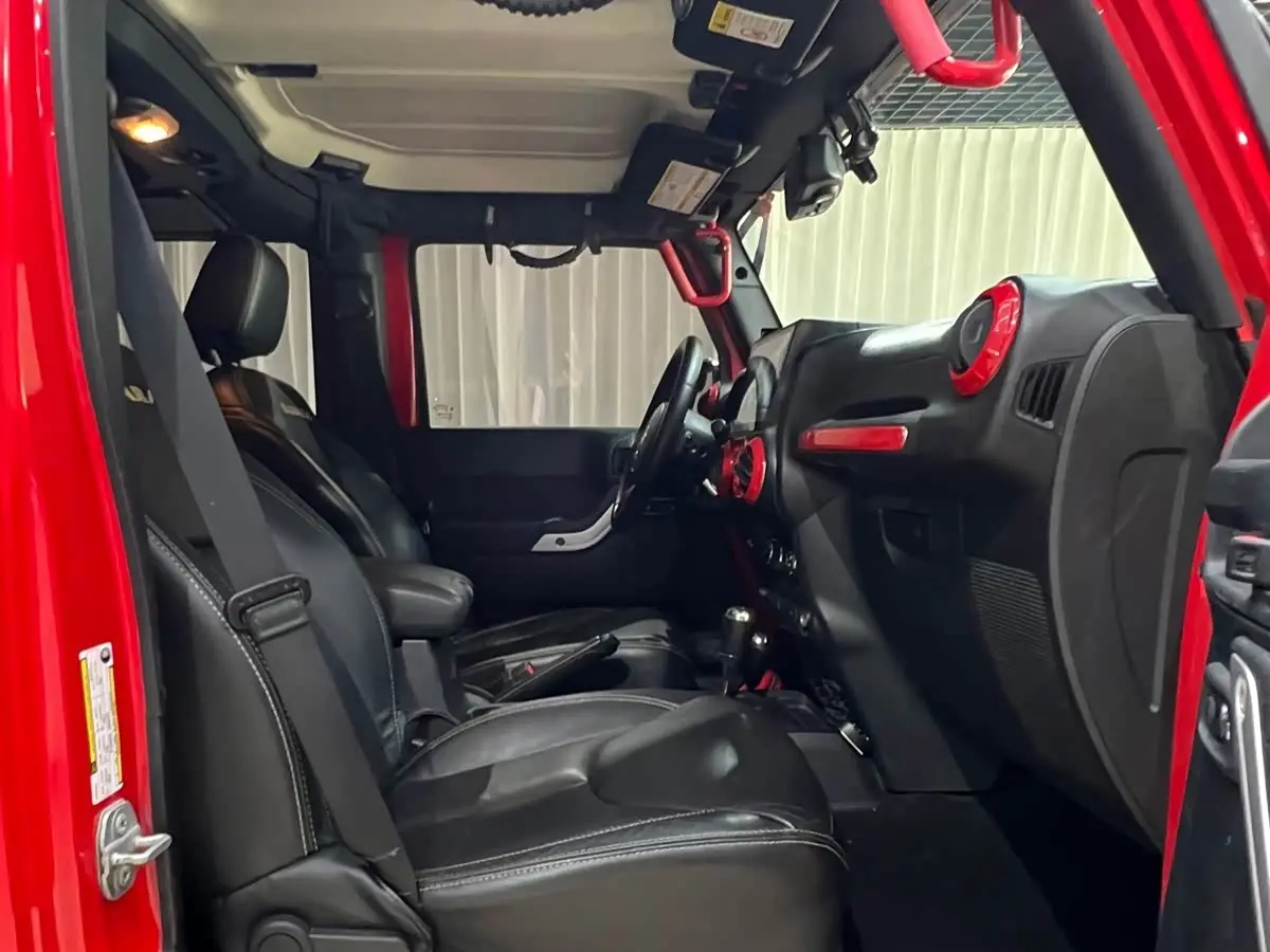 Jeep Wrangler 2015 — Photo 16/19