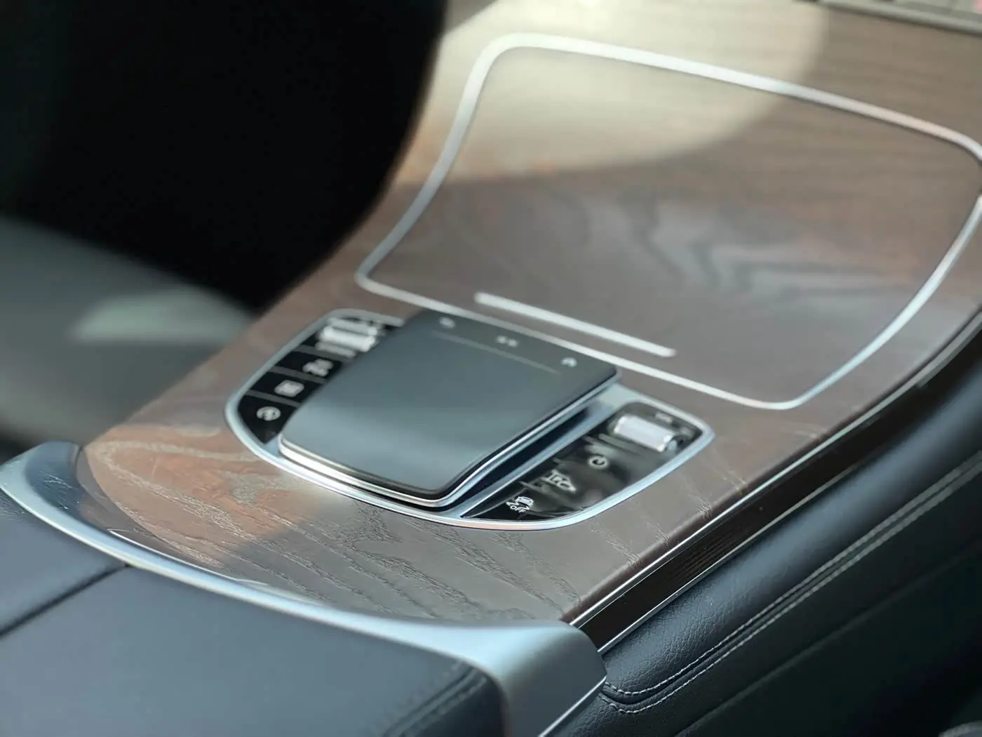 Mercedes-Benz GLC 2019 — Photo 13/17