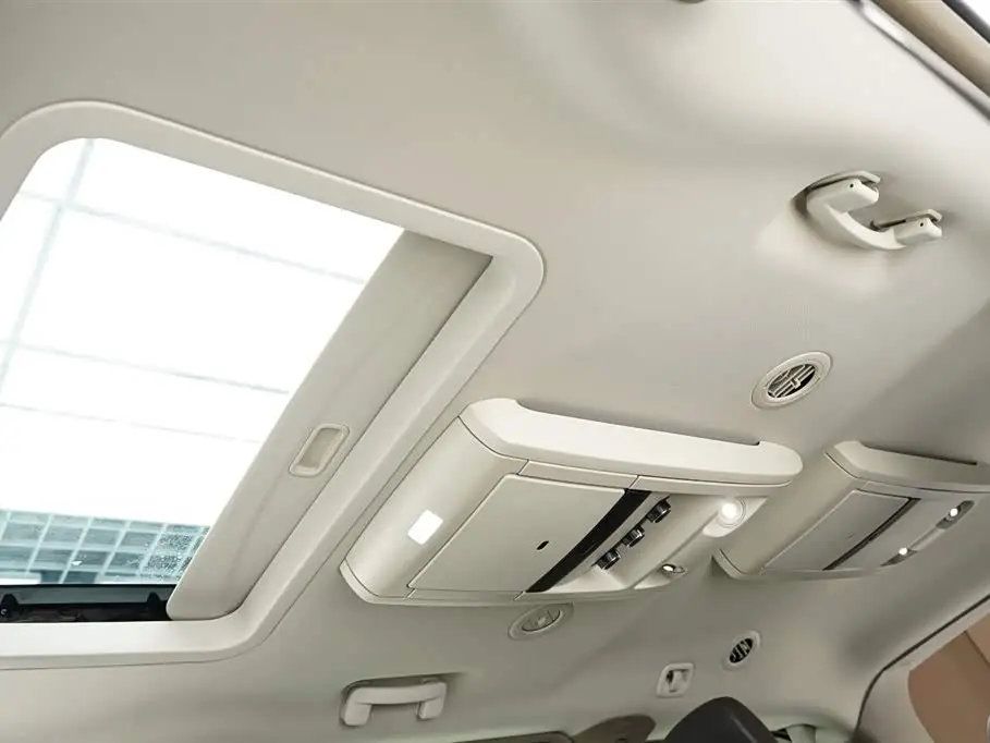 Chrysler Grand Voyager 2017 — Şəkil 20/20