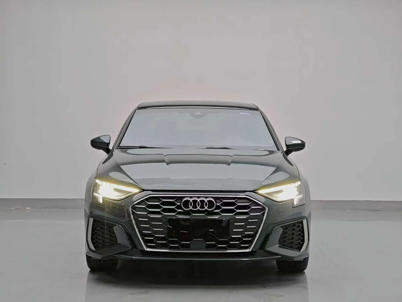 Audi A3 2023 — Photo 2/20