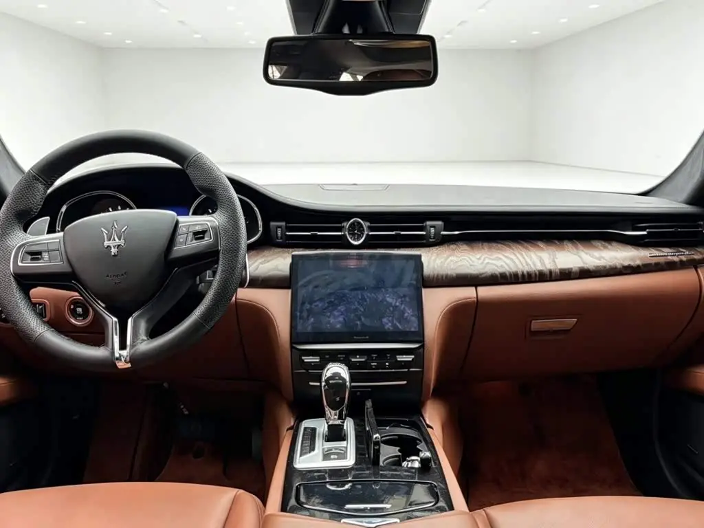 Maserati Quattroporte 2017 — Фото 5/9