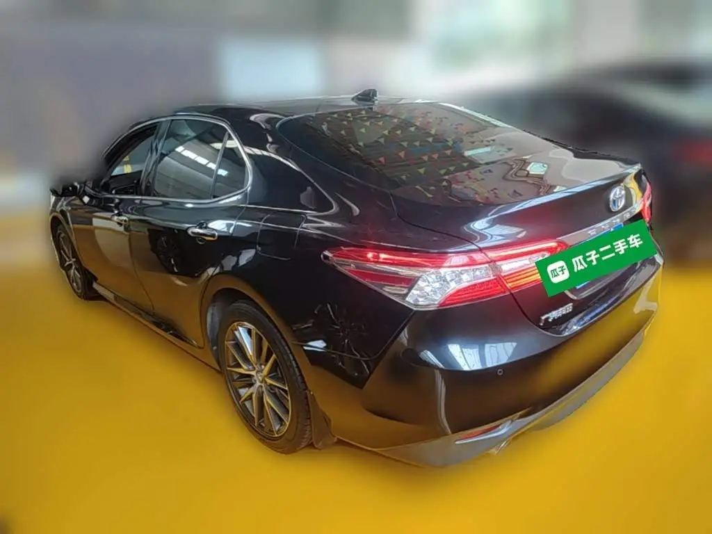 Toyota Camry 2021 — Photo 9/20