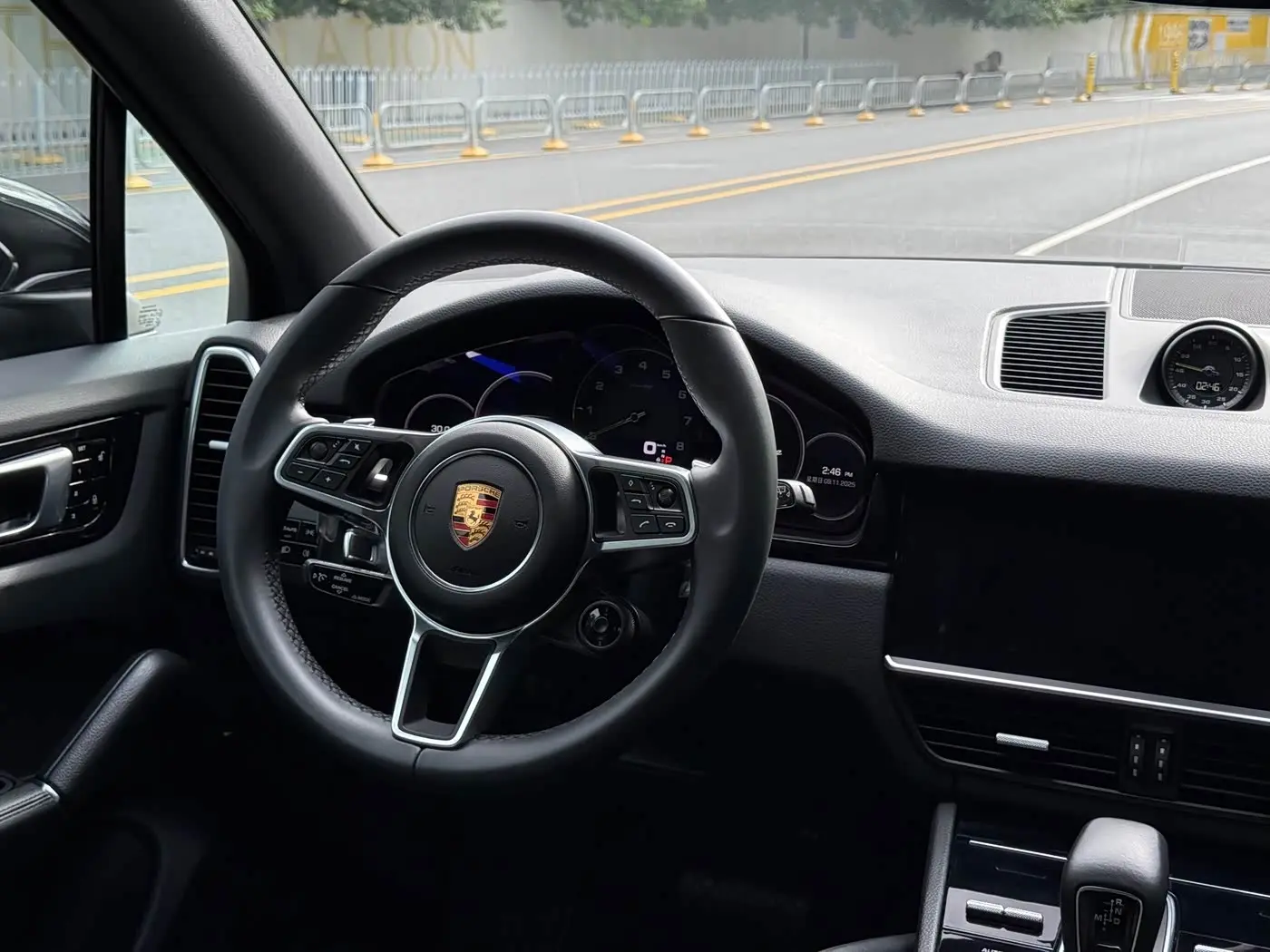 Porsche Cayenne New Energy 2019 — Фото 14/14