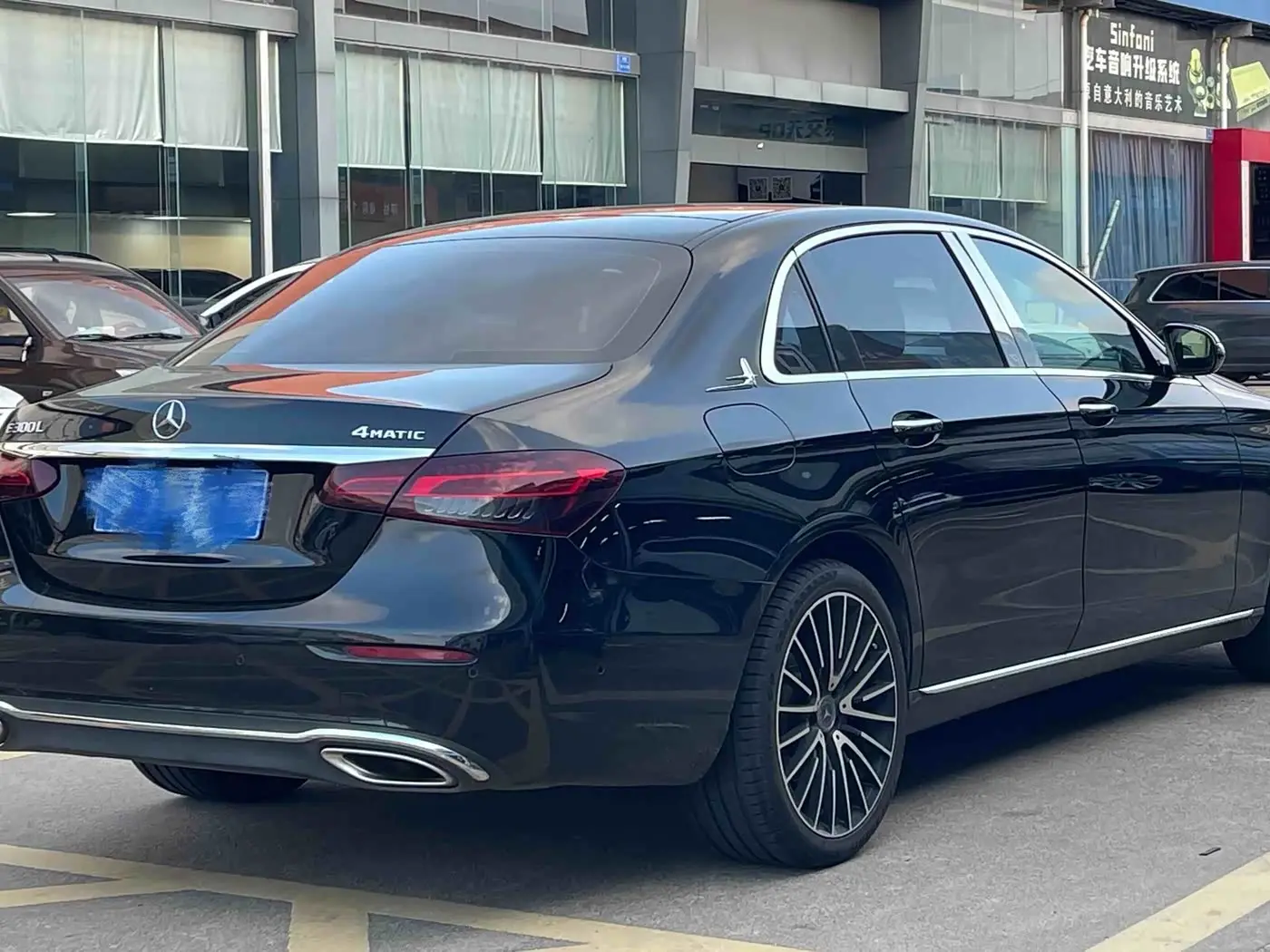 Mercedes-Benz E-Class 2021 — Фото 12/15