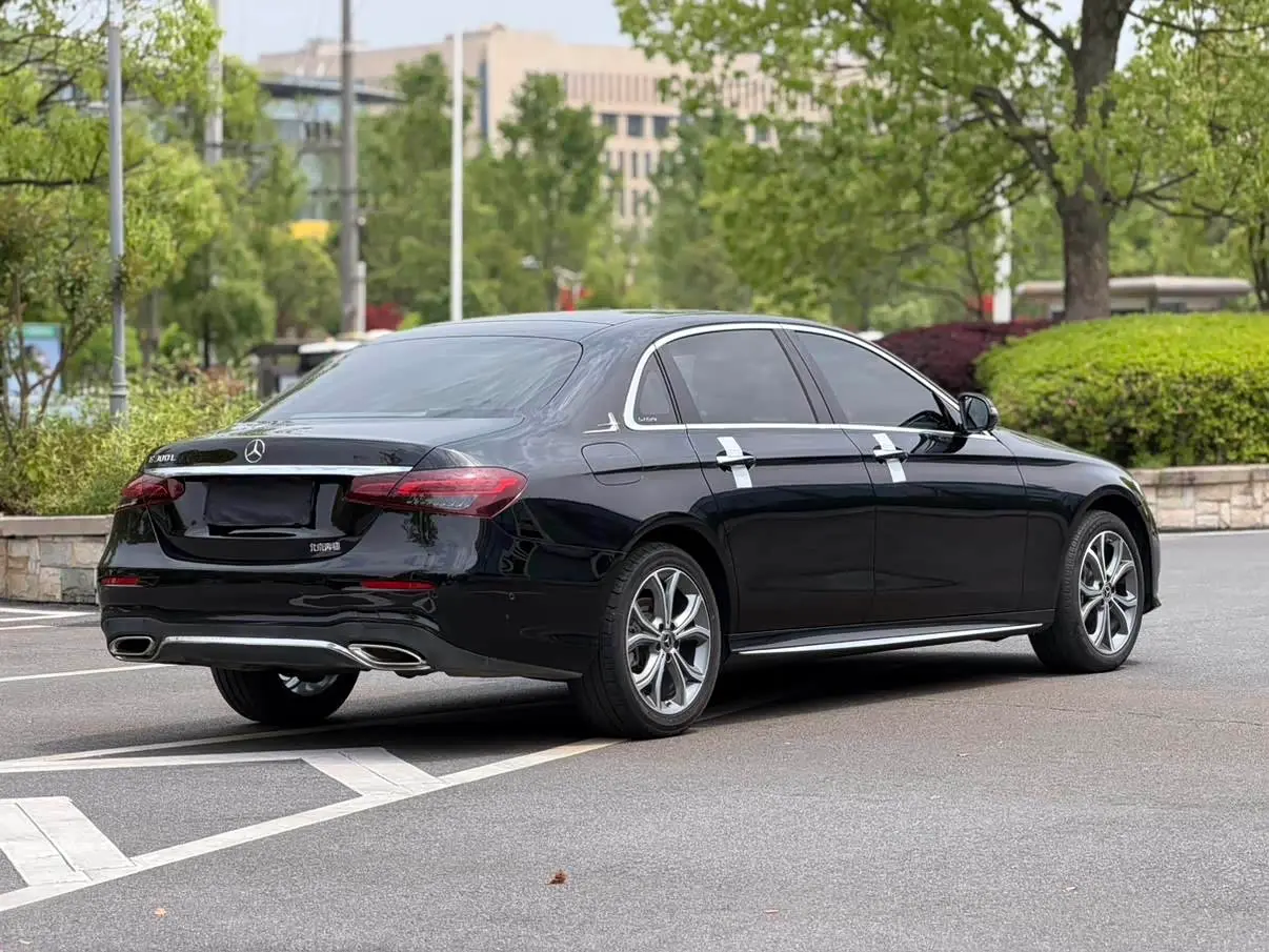 Mercedes-Benz E-Class 2021 — Photo 14/16