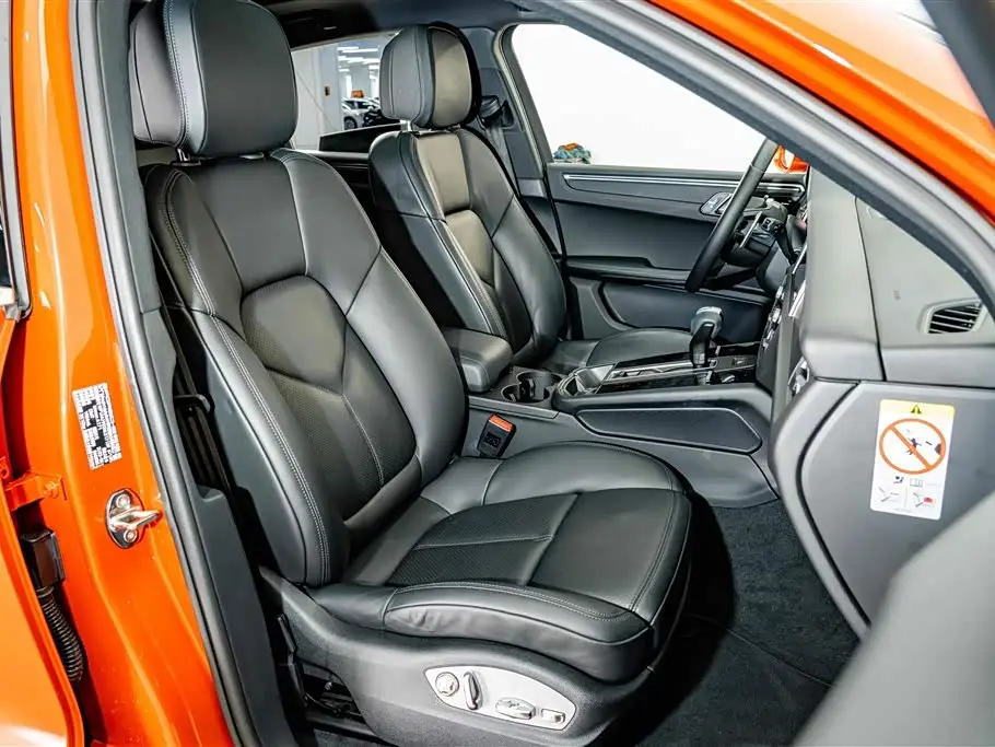 Porsche Macan 2023 — Фото 19/20