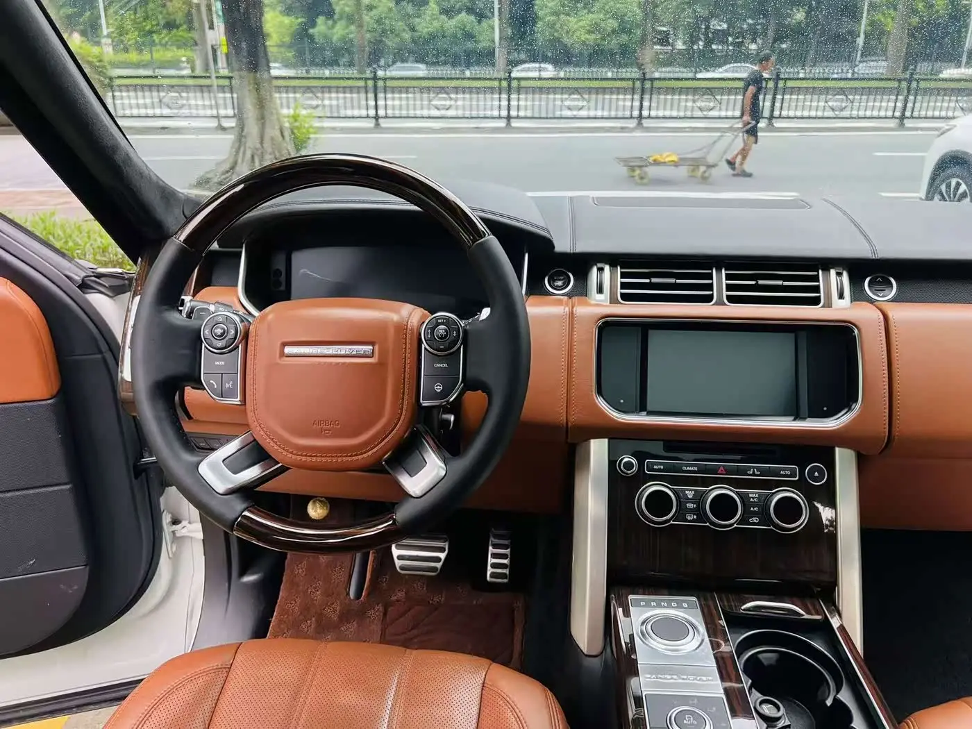 Land Rover Range Rover 2017 — Фото 19/20