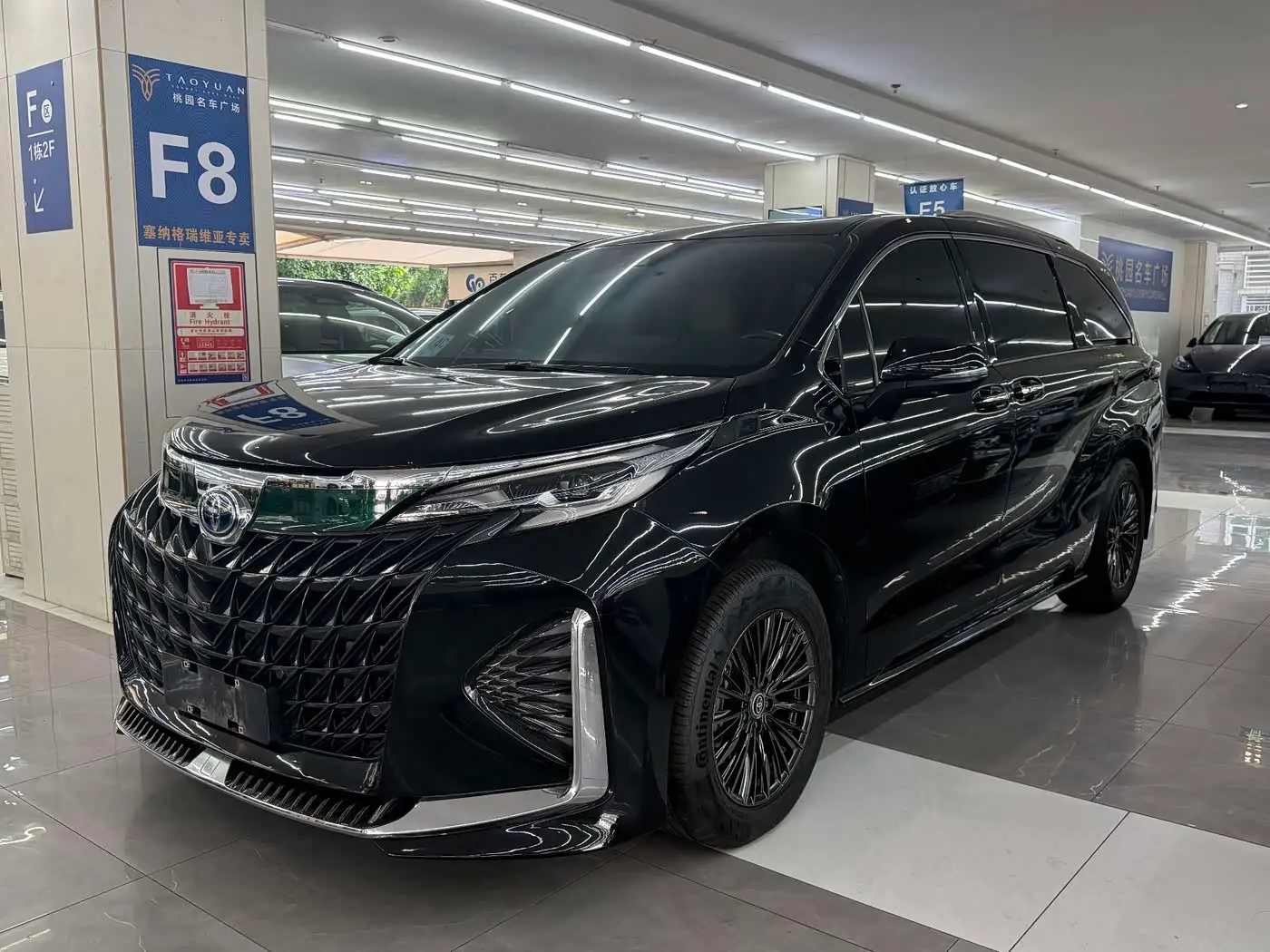Toyota Sienna 2024 — Photo 1/20