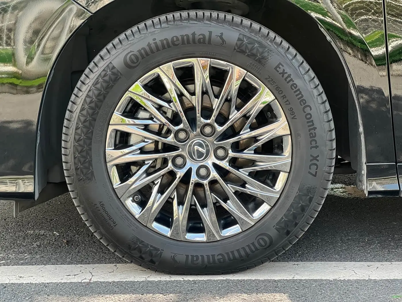 Lexus LM 2020 — Photo 8/20
