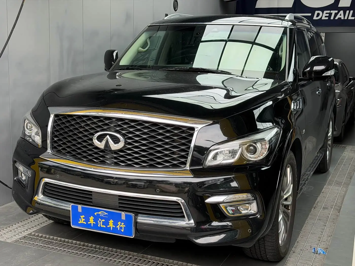 Infiniti QX80 2017 — Şəkil 1/20