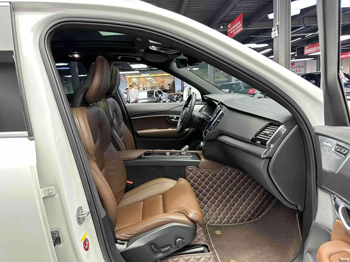 Volvo XC90 2022 — Photo 4/9