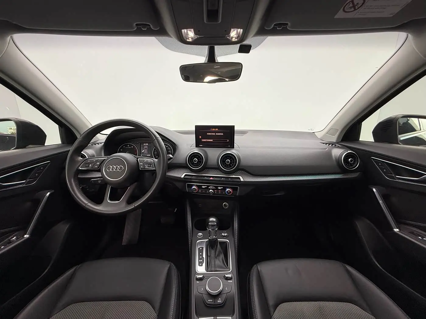 Audi Q2L 2021 — Şəkil 7/16