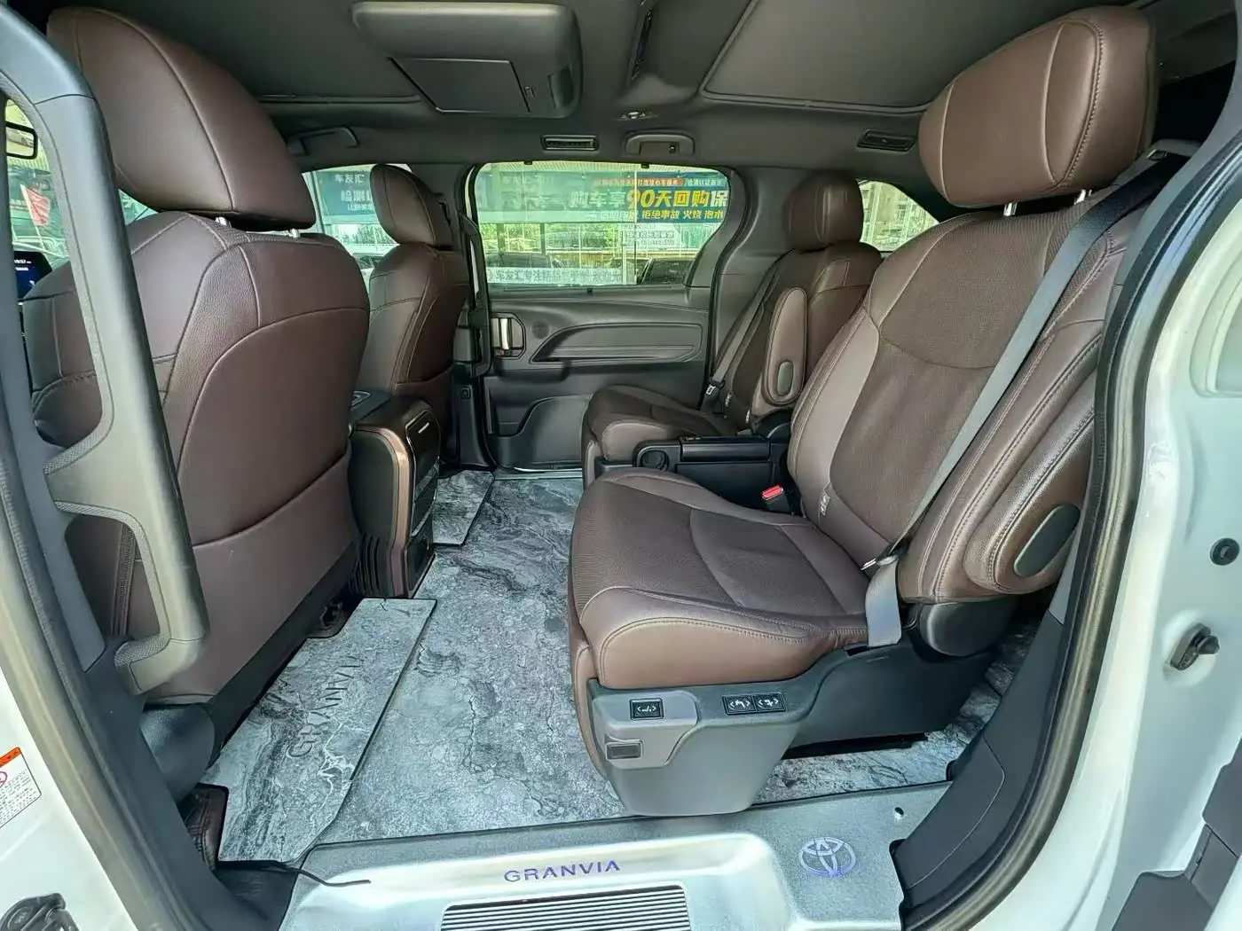 Toyota Granvia 2024 — ფოტო 6/9