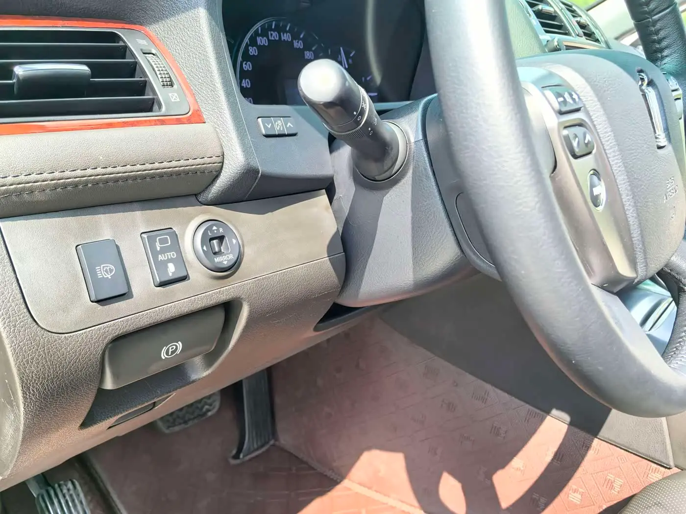 Toyota Crown 2014 — Photo 11/20