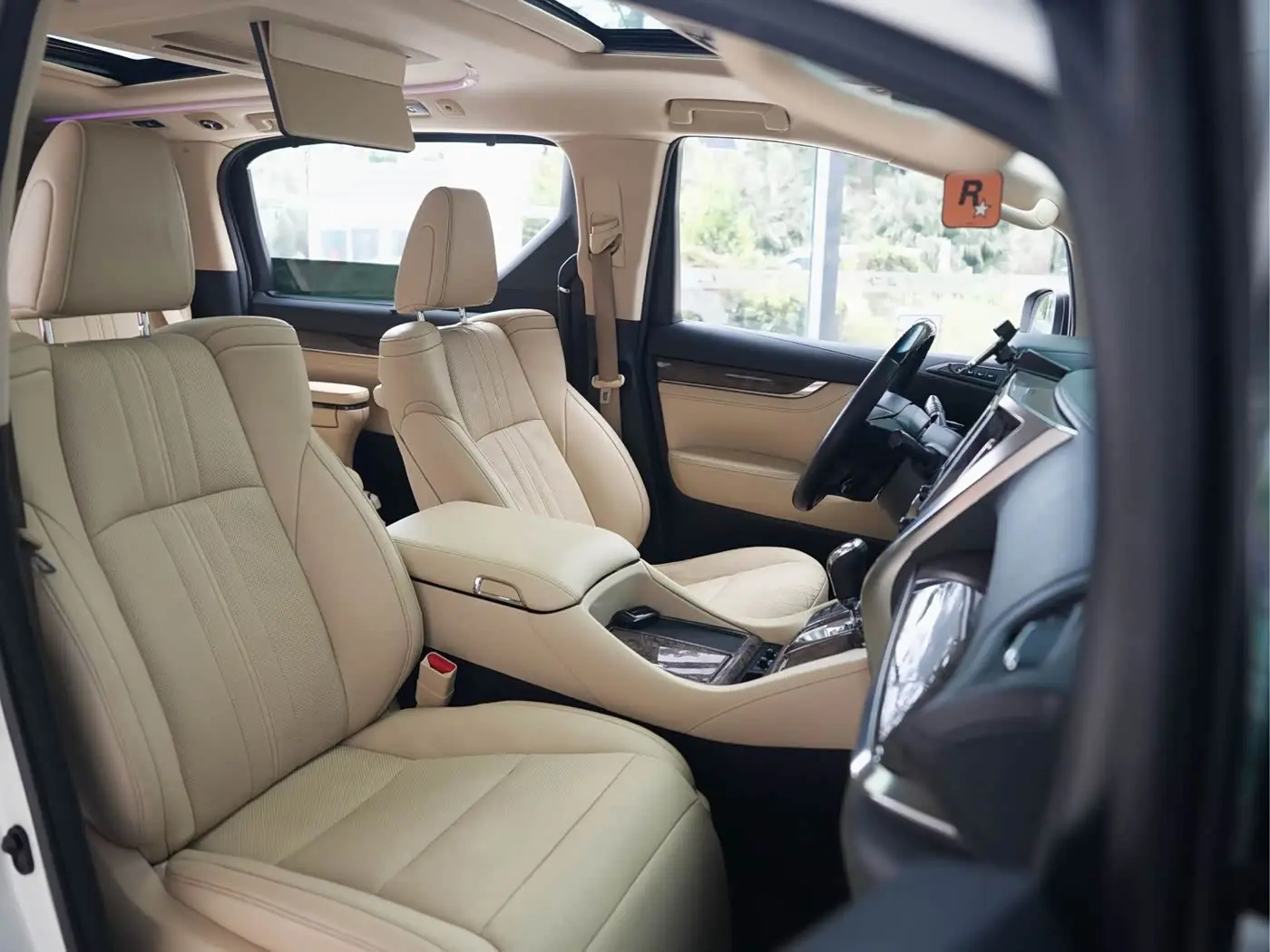 Toyota Alphard 2019 — Фото 4/14
