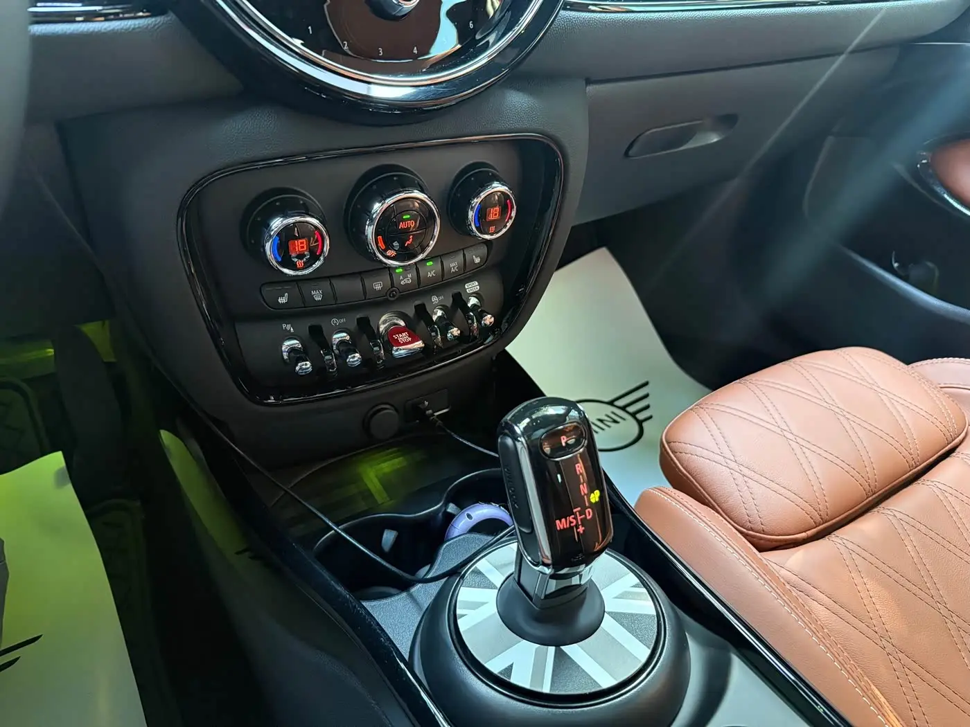 MINI CLUBMAN 2024 — Photo 18/18
