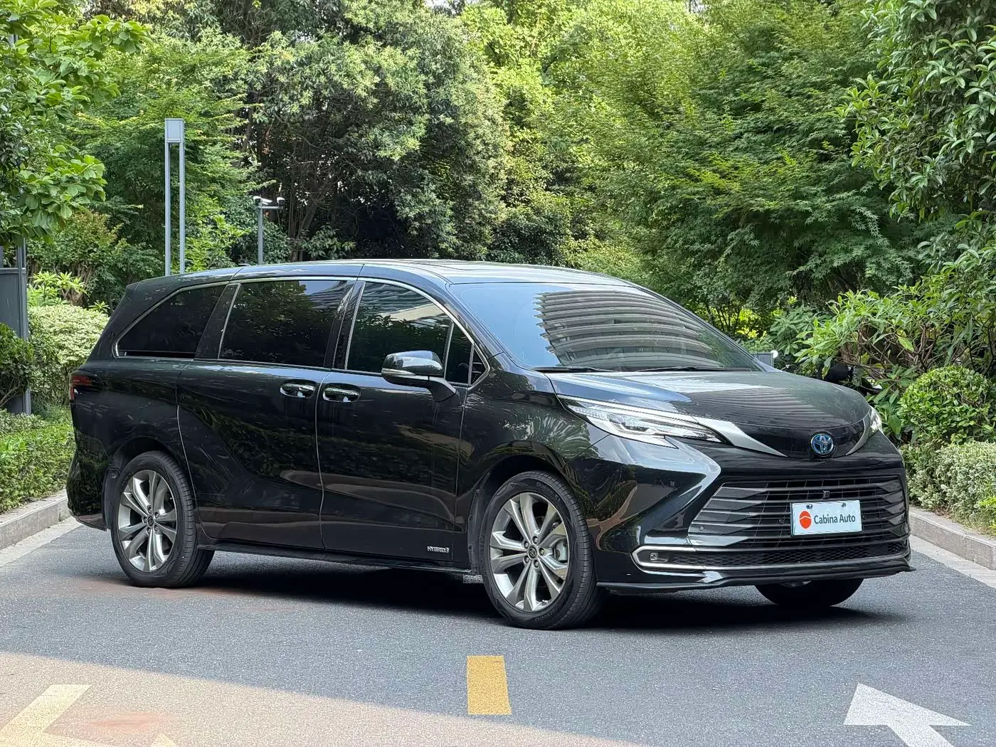 Toyota Sienna 2023 — Şəkil 3/16